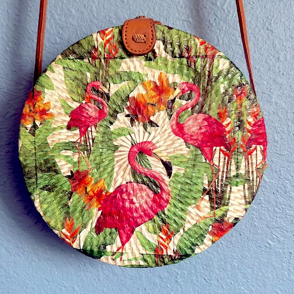 Adorable vintage flamingo printed straw woven purse, made in Indonesia.
